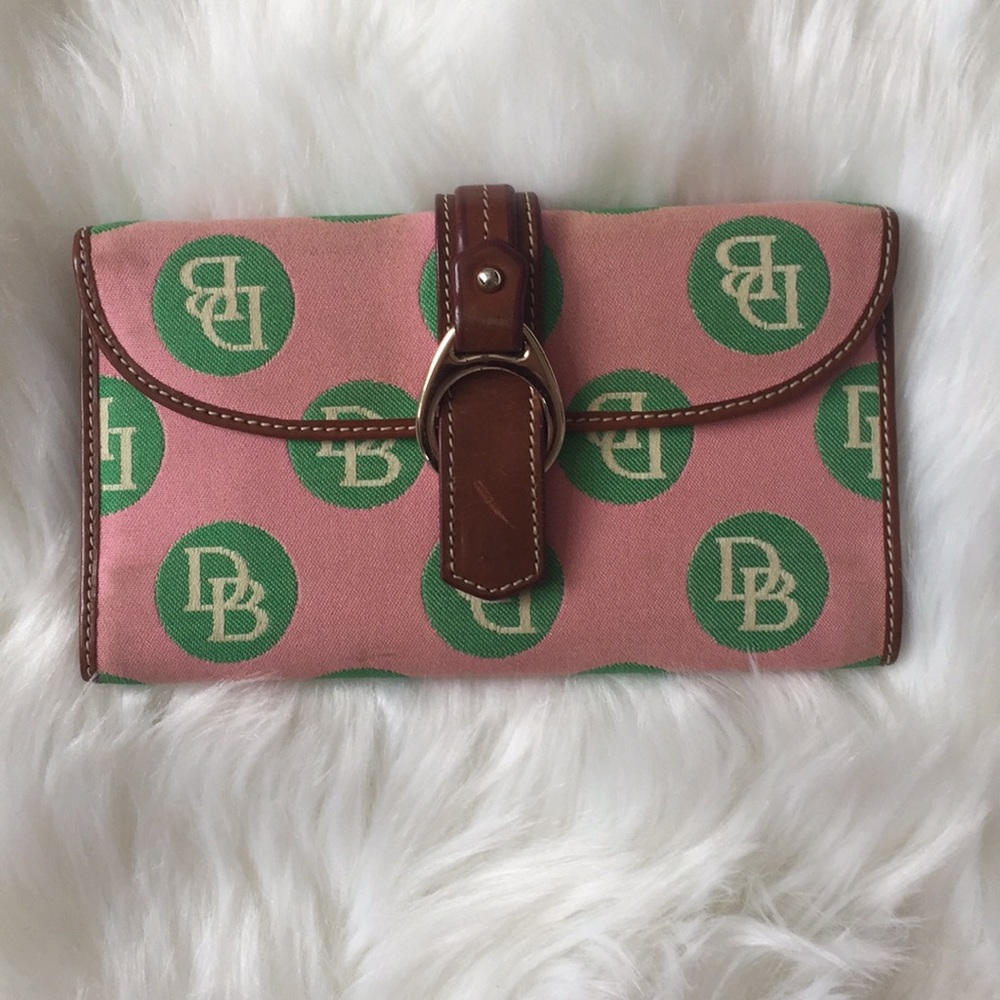 Dooney & Bourke wallet